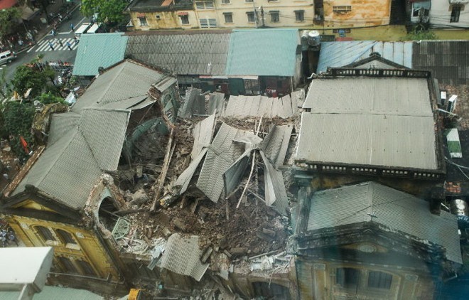 Hiện trường vụ sập biệt thự cổ tại số 107 đường Trần Hưng Đạo (Hà Nội) vào ngày 22-9 - Ảnh: Nguyễn Khánh