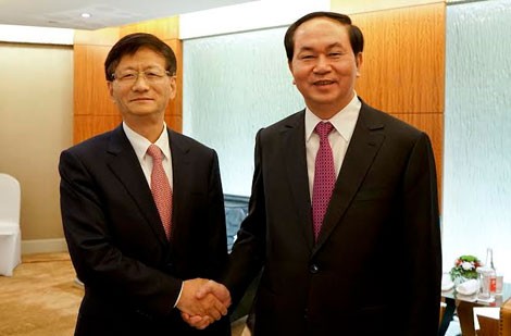 Bộ trưởng Trần Đại Quang và Ủy viên Bộ Chính trị, Bí thư Ủy ban Chính pháp Trung ương Đảng Cộng sản Trung Quốc Mạnh Kiến Trụ. Ảnh: Trí Trung