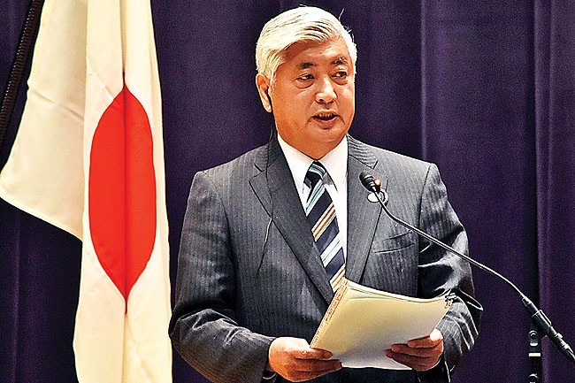 Bộ trưởng Quốc phòng Nhật Bản Gen Nakatani. Ảnh: AP