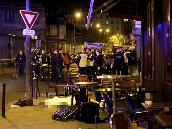 Một nhà hàng Việt Nam bị tấn công trong vụ khủng bố ở Paris, 14 người chết.