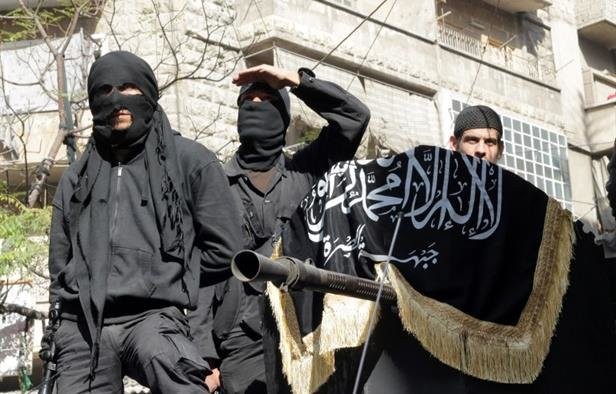 Các phiến quân thuộc nhóm khủng bố Jabhat Al-Nusra có liên kết với Al-Qaeda - Ảnh: Mmedia