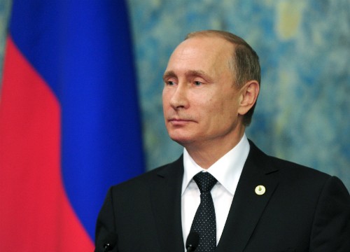 Tổng thống Putin trong cuộc họp báo ở Paris hôm 30/11. Ảnh: Reuters