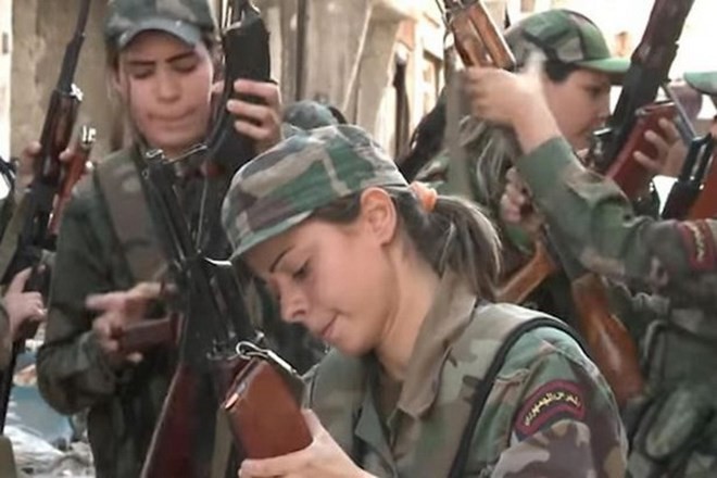 Nữ chiến binh Syria. (Nguồn: YouTube)