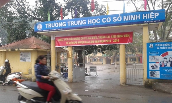 Hàng nghìn học sinh ở Ninh Hiệp đã nghỉ học tham gia phản đối xây Trung tâm Thương mại