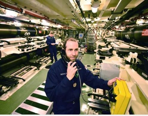 Video cuộc sống kỷ luật nghiêm ngặt trên tàu ngầm hạt nhân Anh
