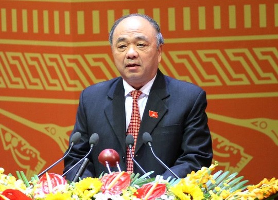 Uỷ viên Trung ương Đảng khóa XII, Chủ tịch Hội Nông dân Việt Nam Nguyễn Quốc Cường trình bày tham luận tại Đại hội XII