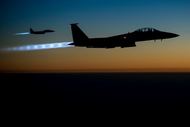 Máy bay Mỹ tiến hành không kích tại Libya. (Ảnh: Reuters)