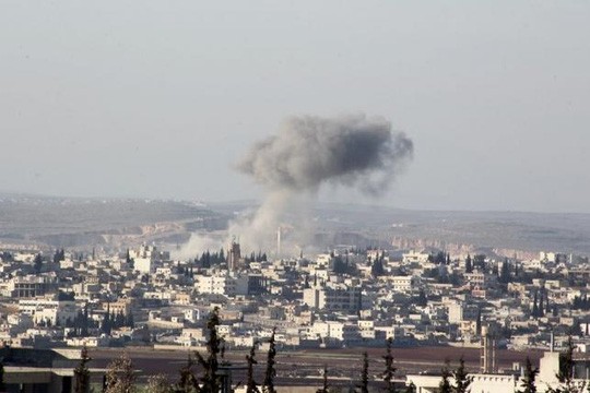 TP Anadan, cách Nubul và Zahraa khoàng 10 km, bị không kích hôm 3-1. Ảnh: Reuters