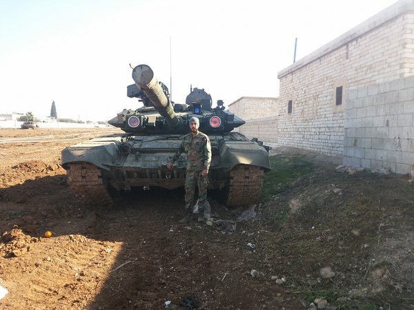 Video cận cảnh tăng T90 xung trận ở Aleppo, Syria