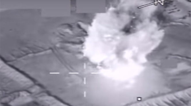Mỹ công bố 2 video đánh phá cơ sở lọc dầu IS