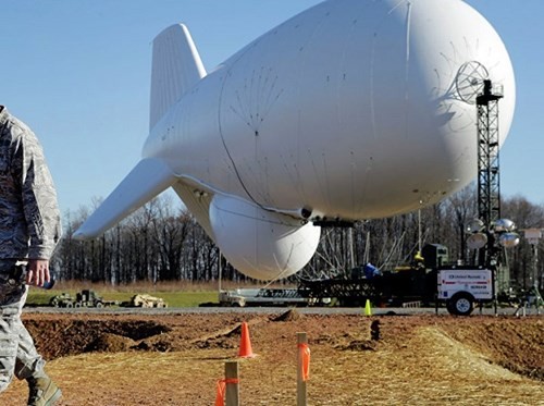 JLENS bao gồm 2 khinh khí cầu lớn, chịu trách nhiệm dò tìm máy bay và tên lửa ở bờ đông nước Mỹ
