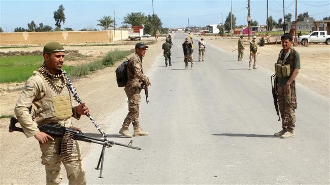 Lực lượng an ninh Iraq tuần tra tại phía Tây Ramadi. Ảnh: Reuters