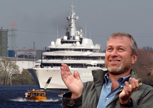 Tỉ phú Roman Abramovich thiệt hại 820 triệu USD, trong khi siêu du thuyền Eclipse của ông - con tàu lớn nhất thuộc quyền sở hữu tư nhân - ước tính trị giá 500 triệu USD Ảnh: BUSINESS INSIDER