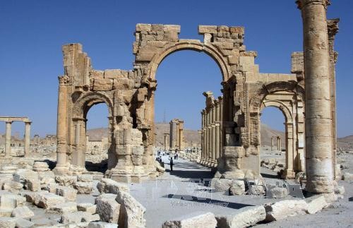 Một công trình trong thành cổ Palmyra bị IS phá hủy, ngày 19/6/2010. Ảnh: AFP/TTXVN