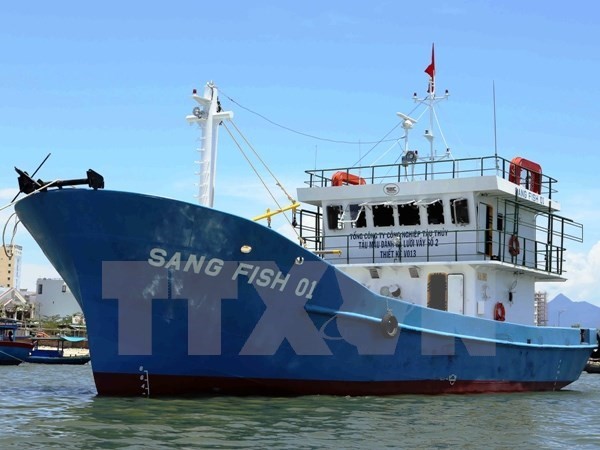 Tàu cá lưới vây vỏ thép Sang Fish 01 được bàn giao cho ngư dân tỉnh Đà Nẵng. (Ảnh: Trần Lê Lâm/TTXVN)