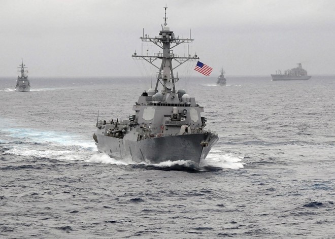 Tàu khu trục trang bị tên lửa dẫn đường USS Lassen của Mỹ. Ảnh: Reuters