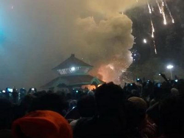 Hiện trường đám cháy ở đền thờ Puttingal. (Nguồn: AP)