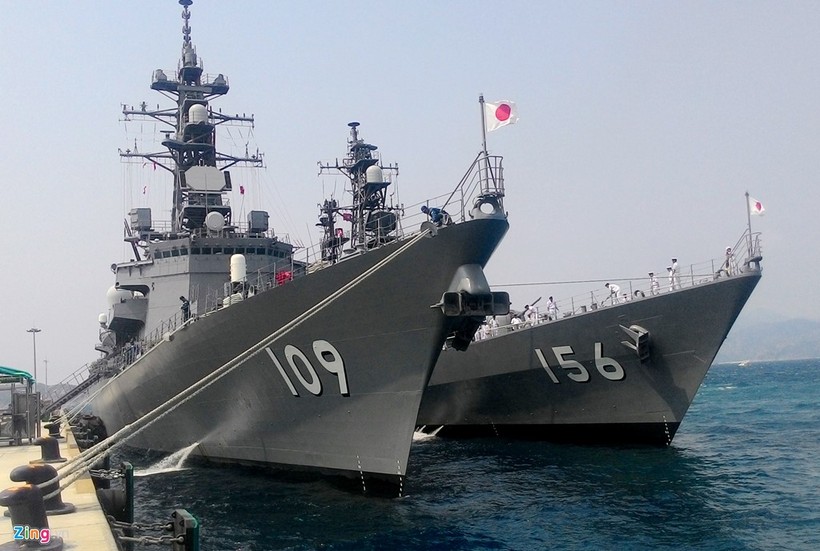 Cận cảnh hai chiến hạm tối tân Nhật Bản tại Việt Nam