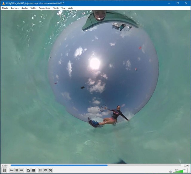 VLC hiện tại là phần mềm xem video đầu tiên trên PC có khả năng xem ảnh và video 360 độ