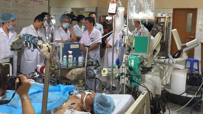 Khởi tố 3 người trong vụ bệnh nhân chạy thận tử vong ở Hòa Bình