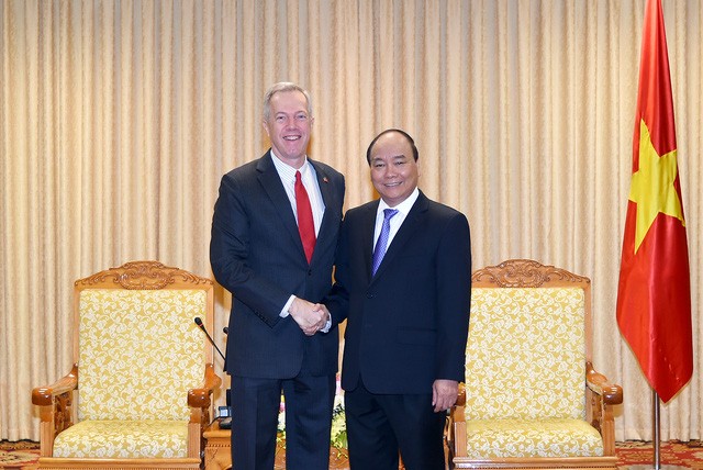 Thủ tướng Nguyễn Xuân Phúc tiếp đại sứ Mỹ tại Việt Nam Ted Osius đến chào từ biệt sáng 17/10. Ảnh: VGP