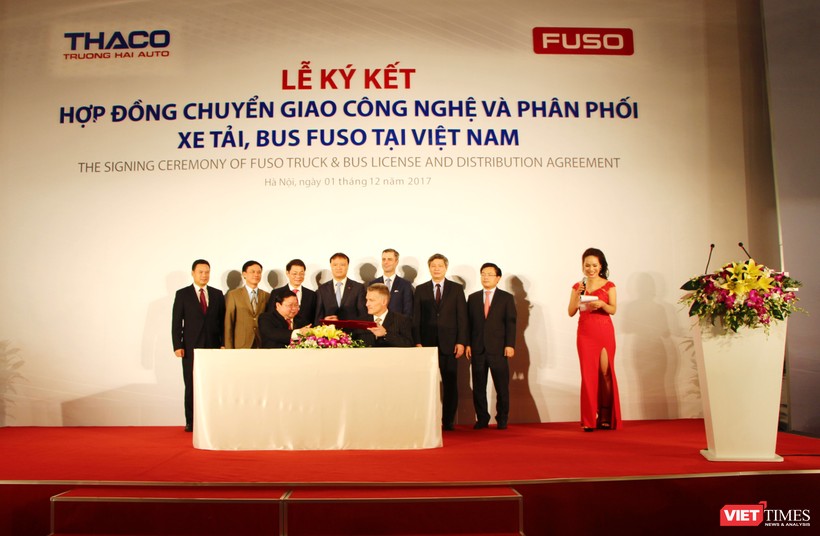 Lễ ký kết giữa công ty Xe Tải và Xe Khách Mitsubishi Fuso (MFTBC) và Thaco. Ảnh: Nguyên Minh 