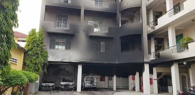 Sở KHĐT Bình Thuận bị các đối tượng quá khích đập phá, đốt cháy ngày 10/6. Ảnh: Tuổi trẻ