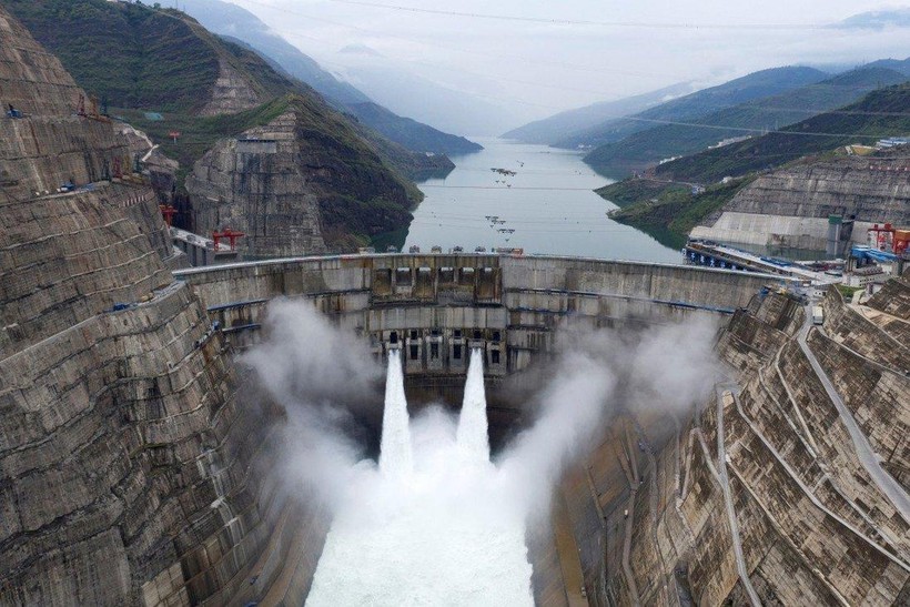 Nhà máy thủy điện Baihetan đang hoạt động ở biên giới giữa huyện Qiaojia của tỉnh Vân Nam và huyện Ninh Nam của tỉnh Tứ Xuyên, Trung Quốc (Ảnh: SCMP)