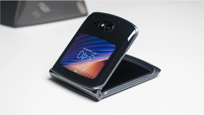 Motorola "úp mở" về mẫu điện thoại gập sẽ cạnh tranh với dòng Z Flip của Samsung (Ảnh: Phone Arena)