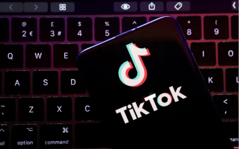TikTok được cho là ưu ái hơn trong việc kiểm duyệt nội dung đối với các tài khoản có nhiều follow (Ảnh: Engadget)