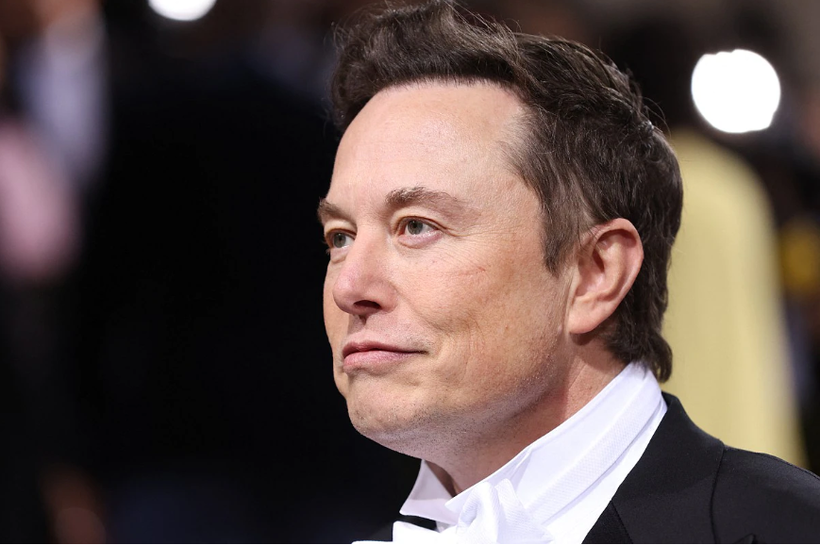 Người dùng Twitter phản đối việc Elon Musk "tặng" tick xanh cho người nổi tiếng (Ảnh: Gizmochina)