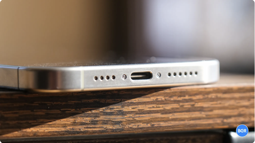 iPhone 15 Pro Max gặp lỗi cháy cáp sạc