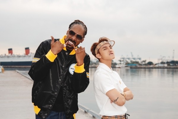 Sơn Tùng M-TP xuất hiện cùng rapper Snoop Dogg trong MV Hãy trao cho anh.
