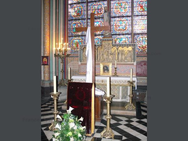 Chùm ảnh về vẻ đẹp của Nhà thờ Đức Bà Paris trước vụ hỏa hoạn làm sập mái vòm và tháp đêm 15/4 ảnh 11
