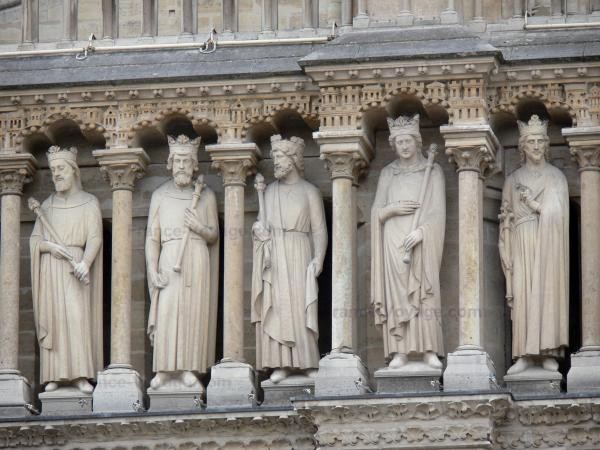 Chùm ảnh về vẻ đẹp của Nhà thờ Đức Bà Paris trước vụ hỏa hoạn làm sập mái vòm và tháp đêm 15/4 ảnh 34