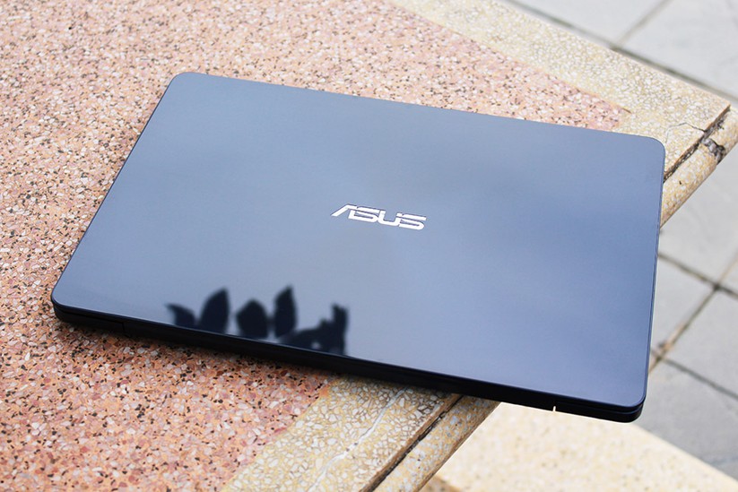 Trải nghiệm nhanh laptop mỏng nhẹ UX430 của Asus ảnh 2