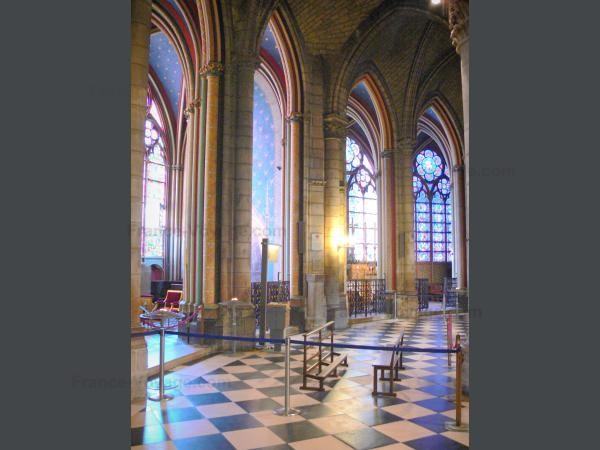 Chùm ảnh về vẻ đẹp của Nhà thờ Đức Bà Paris trước vụ hỏa hoạn làm sập mái vòm và tháp đêm 15/4 ảnh 12