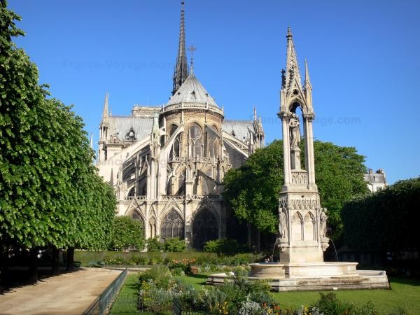 Chùm ảnh về vẻ đẹp của Nhà thờ Đức Bà Paris trước vụ hỏa hoạn làm sập mái vòm và tháp đêm 15/4 ảnh 2