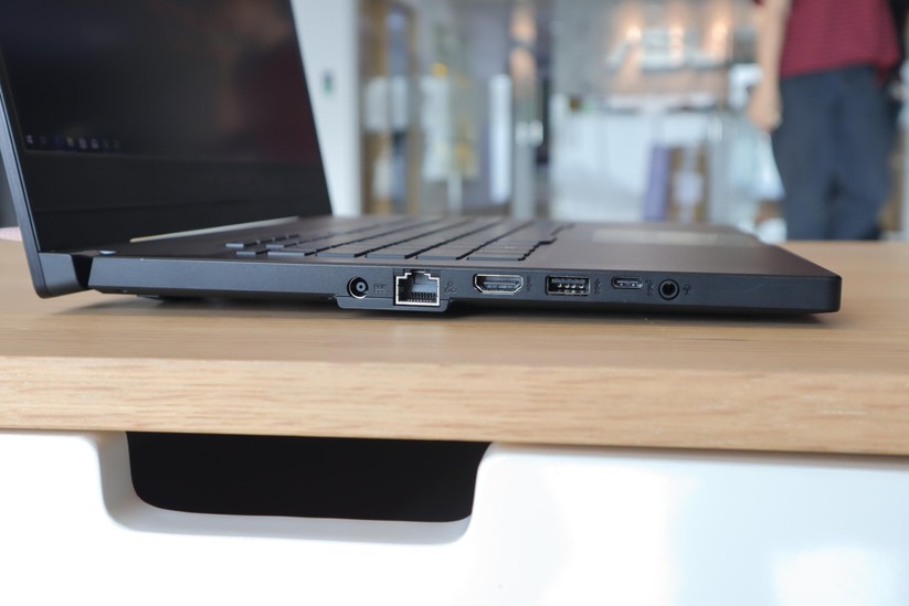 Asus công bố dải laptop gaming cấu hình rất mạnh với chip Core i9 thế hệ thứ 9 và đồ họa NVIDIA GeForce GTX 16-Series ảnh 6