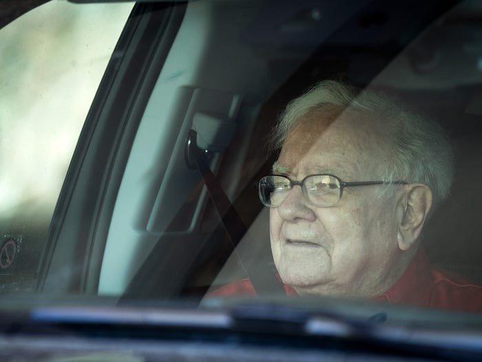 Tỷ phú Warren Buffett mất 21 tỷ USD trong mấy tháng đầu năm 2020 vì virus Corona, nhưng bạn có biết cách ông ta tiêu tiền hàng ngày thế nào không? ảnh 27