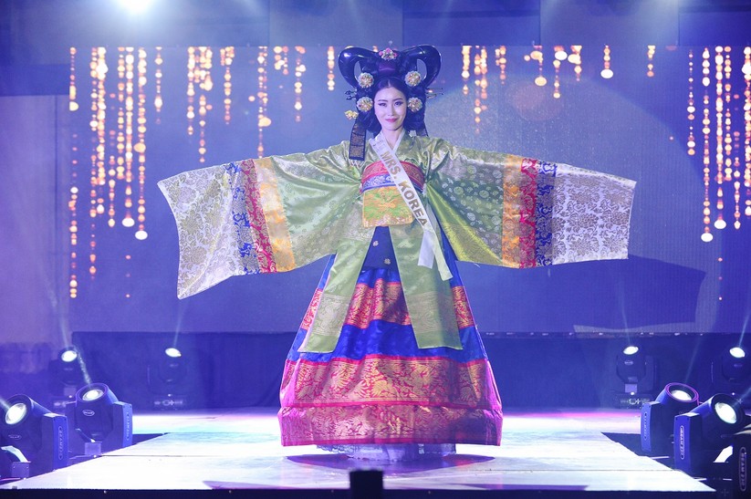 Châu Ngọc Bích thắng giải trang phục dân tộc đẹp nhất ảnh 18