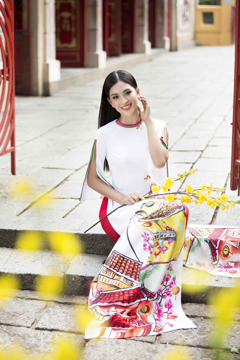Hoa hậu Tiểu Vy khoe sắc xuân trong áo dài Ngô Nhật Huy ảnh 14