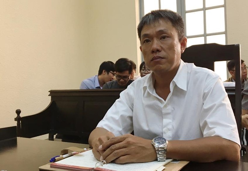 Họa sĩ Lê Linh tại phiên tòa sơ thẩm (Ảnh: Hoài Thanh) 