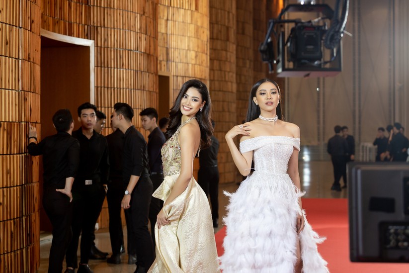 Xem thí sinh Hoa hậu Hoàn vũ vật vã bước qua màn “chặt chém” của BGK ảnh 13