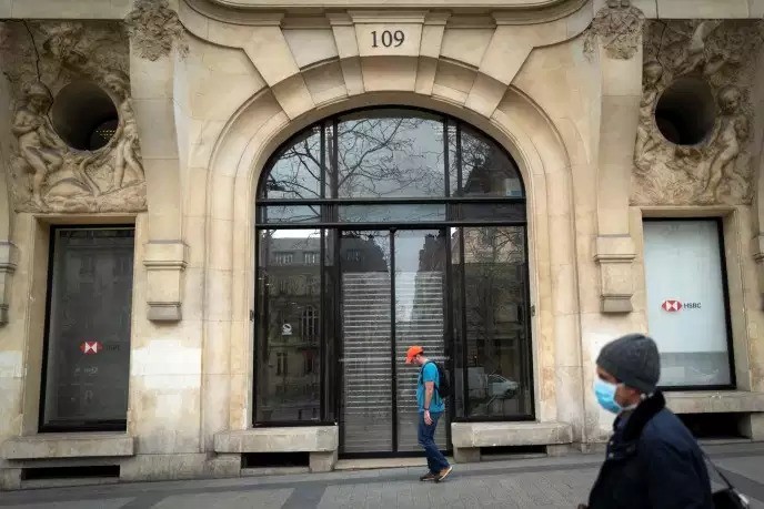  Một chi nhánh ngân hàng đã đóng cửa tại Paris vào ngày 16/3. (Ảnh: AFP)