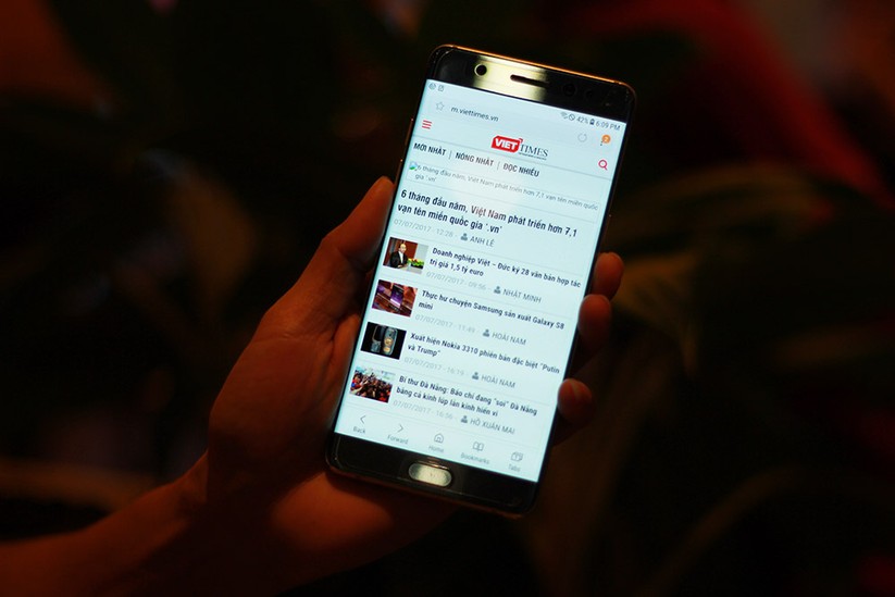 Cận cảnh Galaxy Note 7 tân trang đầu tiên về Việt Nam, giá 15 triệu đồng ảnh 4
