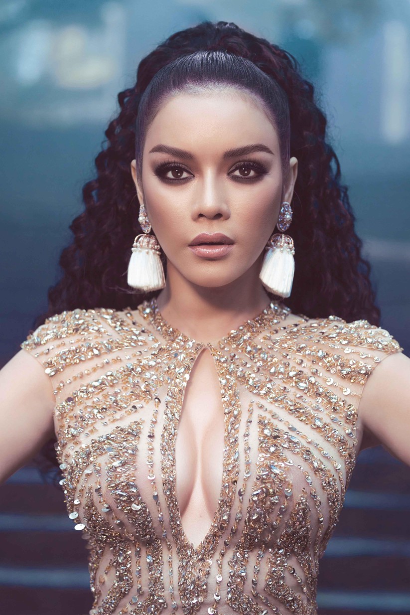 Lý Nhã Kỳ hóa thân thành Kim Kardashian phiên bản Việt ảnh 2