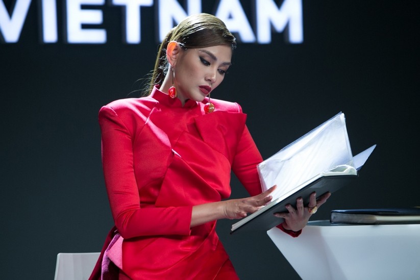 Xem siêu mẫu Võ Hoàng Yến “chặt chém” thí sinh Vietnam’s Next Top Model ảnh 6